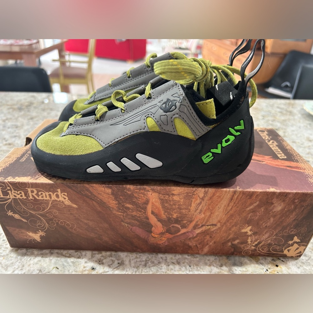 evolv Geshido women’s climbing shoe NEW size 6.5